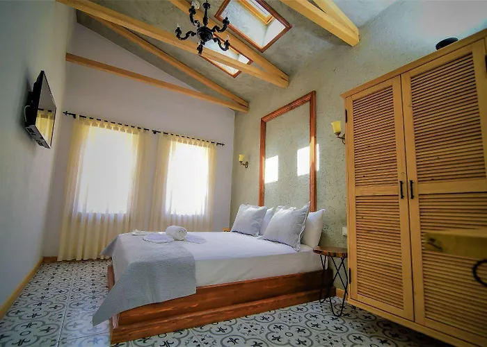 Micel Hotel 2*